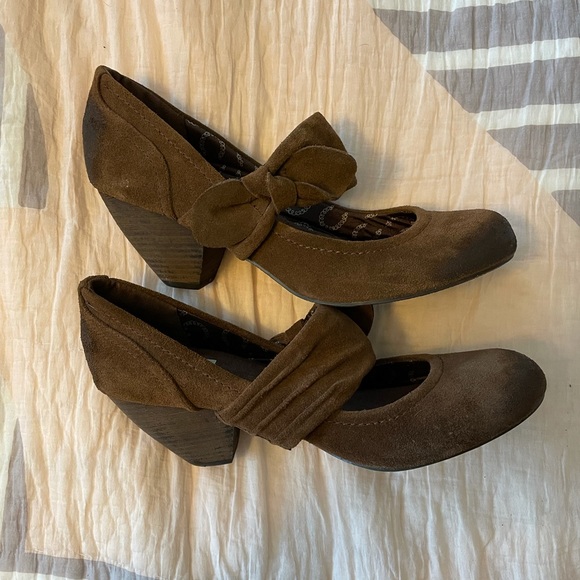 Dr. Scholl’s High-heeled Mary Janes - Picture 3 of 5